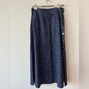 Blue and white poke-a-dot midi skirt with buttons and side slit, size medium